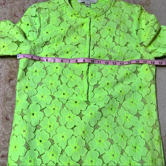 dvf diane von furstenberg size 4 Neon Wanrer Flower Lace Dress - Picture 5 of 13